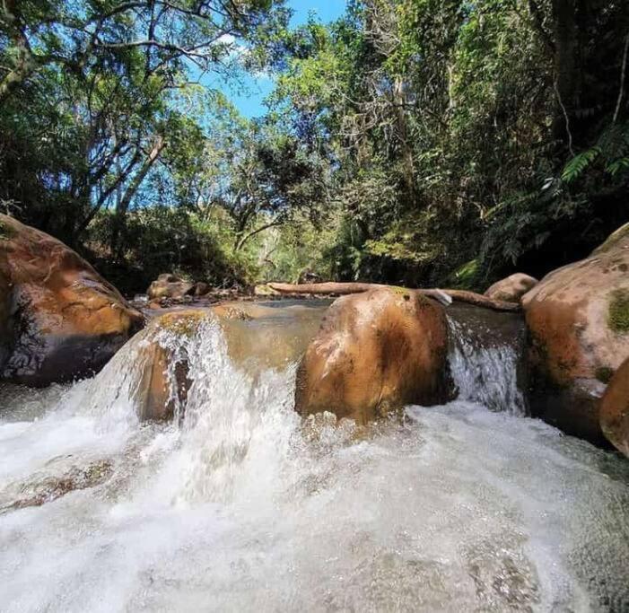 Chale Aconchegante Em Estancia Climatica Санту-Антониу-ду-Лейти Экстерьер фото